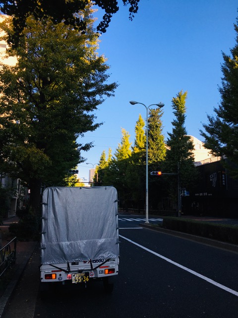 横浜から東京への配送