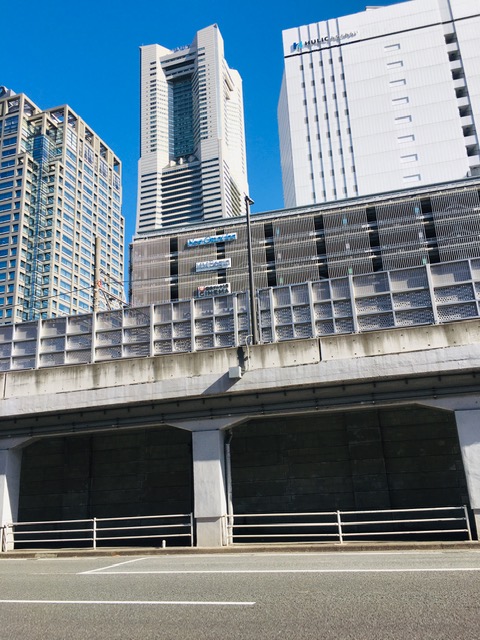 横浜市港南区から鶴見区への緊急配送