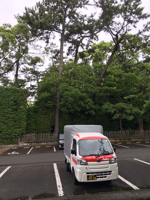 配送途中で寒川神社に参拝