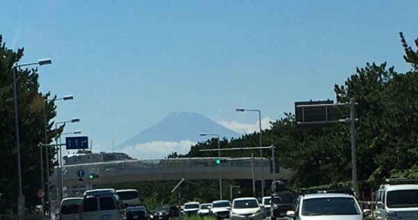 茅ケ崎市の134号線からの富士山がきれいでした。