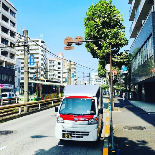 昨日夕方横浜市金沢区で引き取った工事機材を朝一番で東京都新宿区の現場まで配送、夕方作業が終了して資材を引取横浜の工場までお届け致しました。