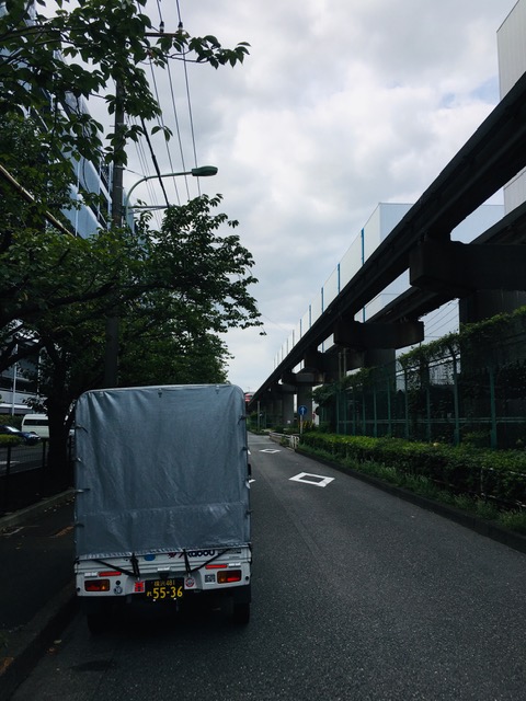 本日は早朝に横浜市戸塚区お預かりした建築資材を静岡県まで緊急配送、午後から藤沢市で引き取った食品を東京都大田区まで緊急配送致しました。ご依頼頂き感謝です。緊急で配送が必要になりましたら赤帽りゅうじん急送までご連絡ください。