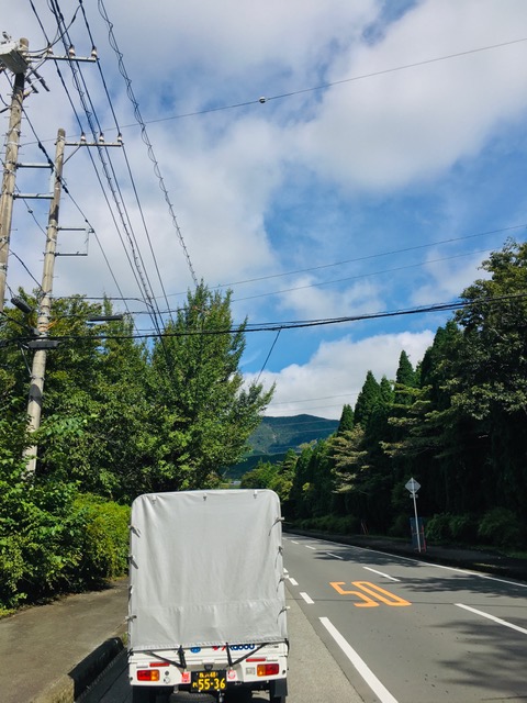 本日は早朝に横浜市戸塚区お預かりした建築資材を静岡県まで緊急配送、午後から藤沢市で引き取った食品を東京都大田区まで緊急配送致しました。ご依頼頂き感謝です。緊急で配送が必要になりましたら赤帽りゅうじん急送までご連絡ください。