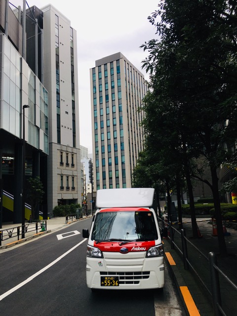 午前中亀戸で引き取った荷物を渋谷の商業施設の催事会場まで配送、午後から部品を横浜市から鎌倉市まで定期配送、夕方からスポット配送で段ボール10個を運びました。