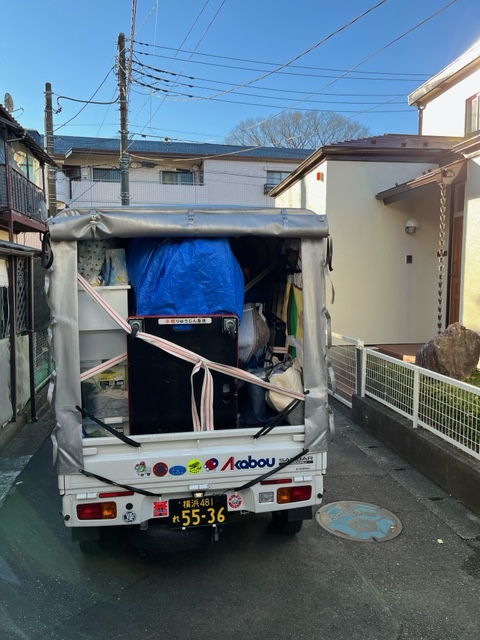 本日はさいたま市内で単身引越を行い、午後から横浜市から川崎市まで部品の定期配送を行いました。