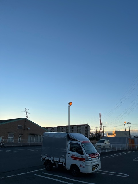 本日はさいたま市内で単身引越を行い、午後から横浜市から川崎市まで部品の定期配送を行いました。