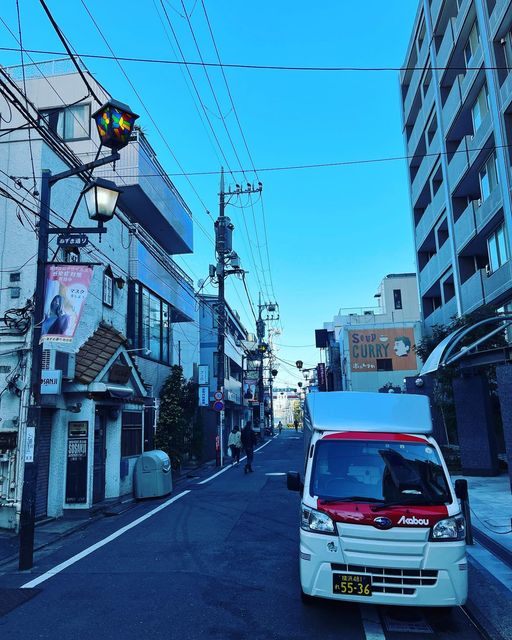 本日は横浜市金沢区から下北沢のスタジオまでお弁当を配送しました。朝の通勤渋滞を上手く抜けて無事予定時刻に配送完了出来て良かったです。