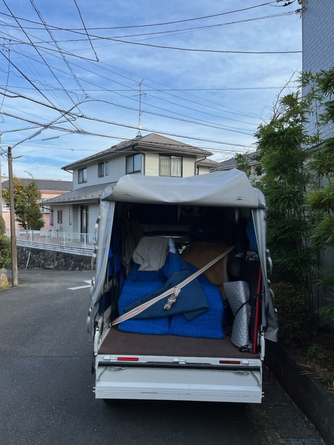 本日はソファ、テーブル、椅子を藤沢市から所沢市まで配送致しました。