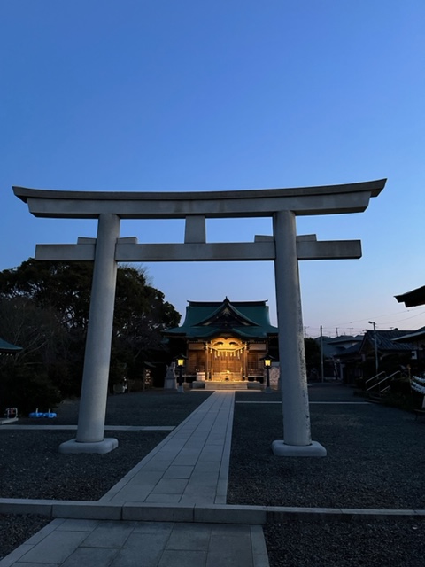 本日早朝龍口明神社にお参りに行き、午前中横浜市港北区から港区までの引越を仲間の赤帽さんと2台で行い、夕方から食品の定期配送を都内で行いました。