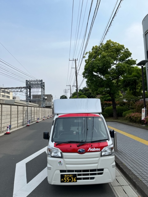 本日は昨日横浜市瀬谷区でお預かりした建設資材を八重洲の建設現場までお届けし、午後から横浜市金沢区のギャラリーより絵画をお預かりして鎌倉市の配送致しました。