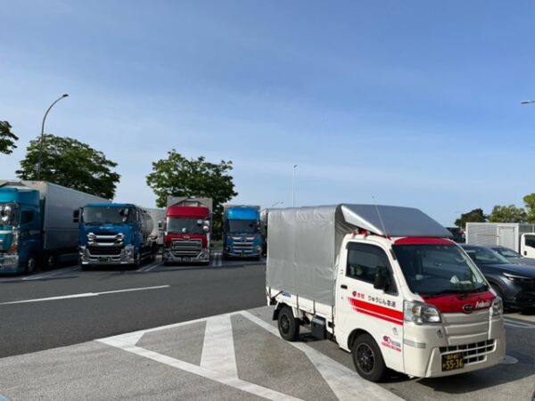 本日は仲間の赤帽さんと2台で前日川崎市でおお預かりした荷物を鹿嶋市までスポット配送致しました。