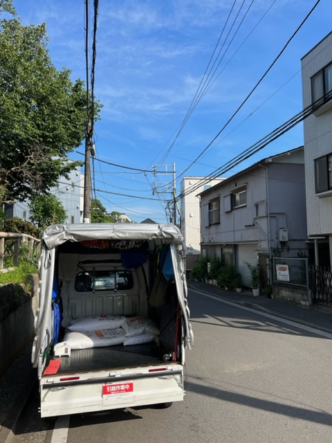 午前中は仲間の赤帽さんと2台で引越を行い、午後から横浜市金沢区から神奈川区までスポット配送致しました。