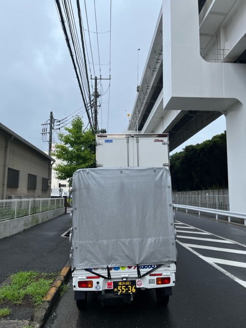本日は綾瀬市でお預かりした精密機器を横浜市中区の倉庫まで配送致しました。