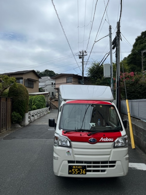 本日は横浜市鶴見区の物流業者のセンターで引き取った荷物を川崎の建設現場までお届けし、その後横浜市鶴見区の物流業者のセンターで引き取った荷物を鎌倉市の個人宅まで配送致しました。