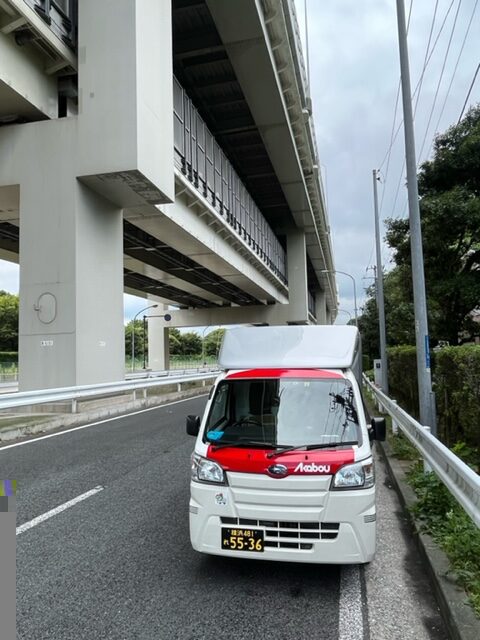 本日は午前中渋谷区で引き取った建設資材を横浜市金沢区まで配送、夕方から都内で定期配送を行いました。