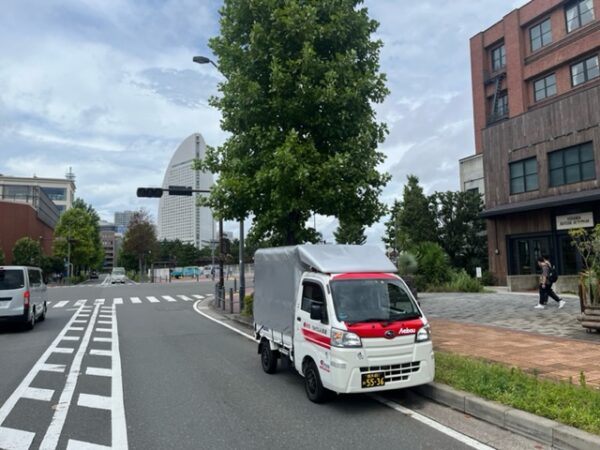 本日は横須賀市と鎌倉市で引き取った店舗用に資材を横浜市の新しいお客様同乗にてお店に配送しました。