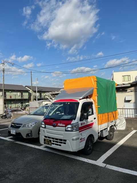 高さの高い幌に換装しました。MAX高さ2メートルのまでの積み込み可能になりました。