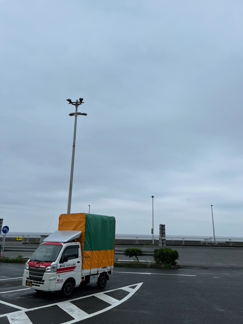 本日は横浜市泉区でお預かりした部品を静岡県の工場までお届けしました。