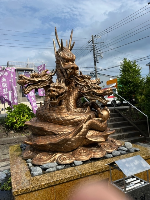 本日は横浜市戸塚区から立川までイベント資材を配送、午後から部品を静岡県まで配送しました。

帰りに鎌倉の龍口明神社お参りしました。