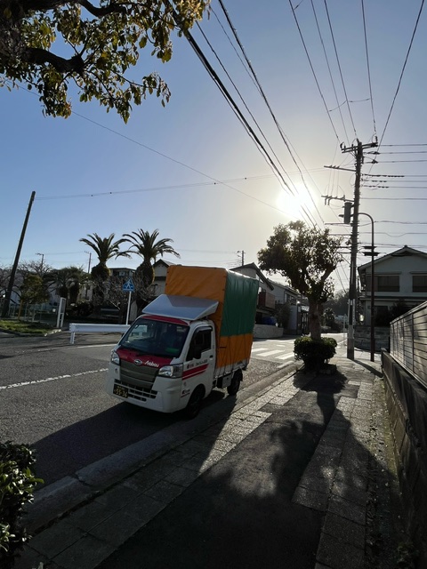 本日は座間でお預かりした商品を鎌倉市七里ガ浜の店舗まで緊急配送致しました。