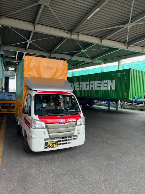 本日は横浜市神奈川区の倉庫で引き取ったビールの原料を醸造を行っている店舗まで配送しました。