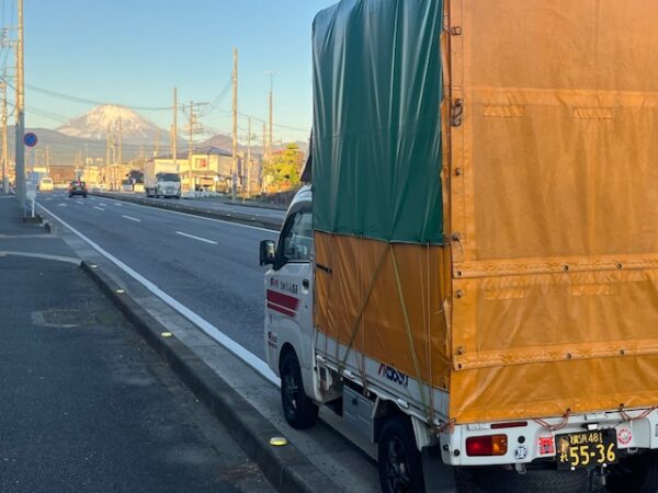 本日は小田原市で引き取った建設資材を足柄上郡の現場までお届けしました。