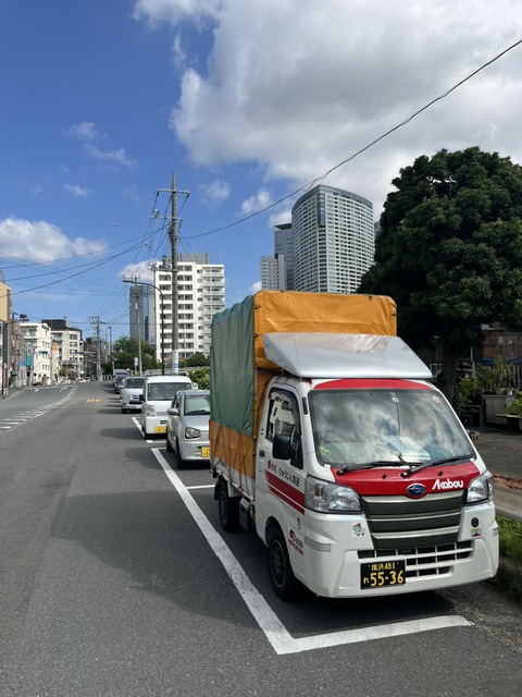 本日は戸塚区で引き取った電機部材を品川区の建設現場まで配送しました。