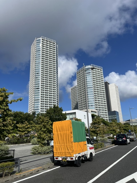 本日は横浜市戸塚区でお預かりした電機部材を世田谷区の作業現場まで配送しました。