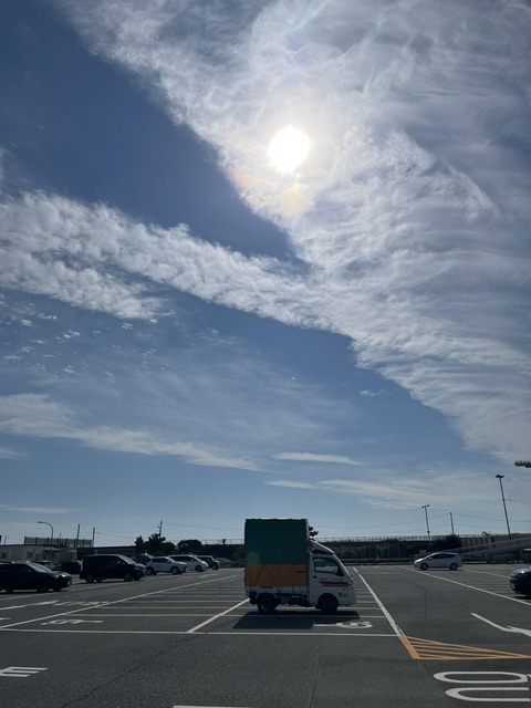 本日は横浜市泉区の製作所でお預かりした部品を静岡県の工場まで配送しました。